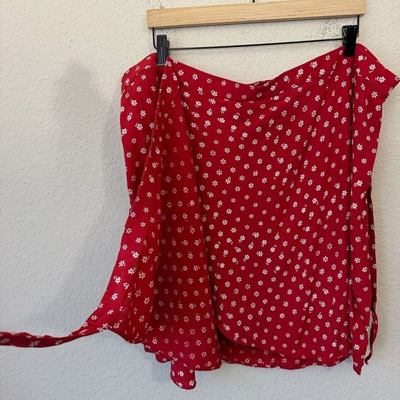NWOT MADEWELL Red Wrap Mini Skirt in Bandana Flower - Picture 7 of 12